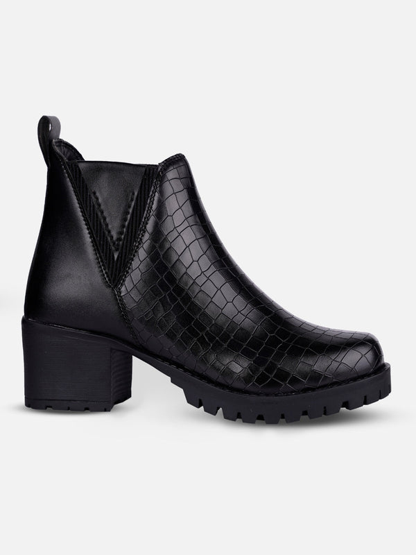 Women's Black Casual Boots (IU5004)