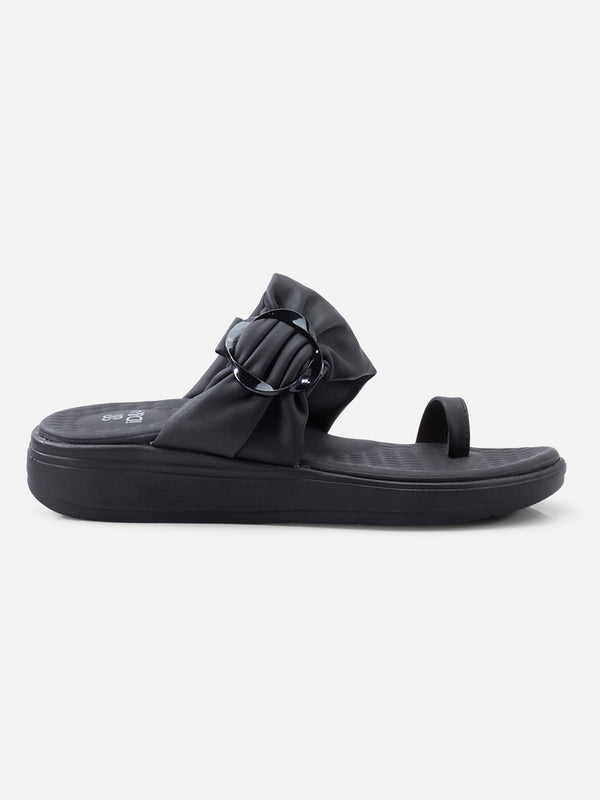 Women's Black Slipon Sandals (IU6022)